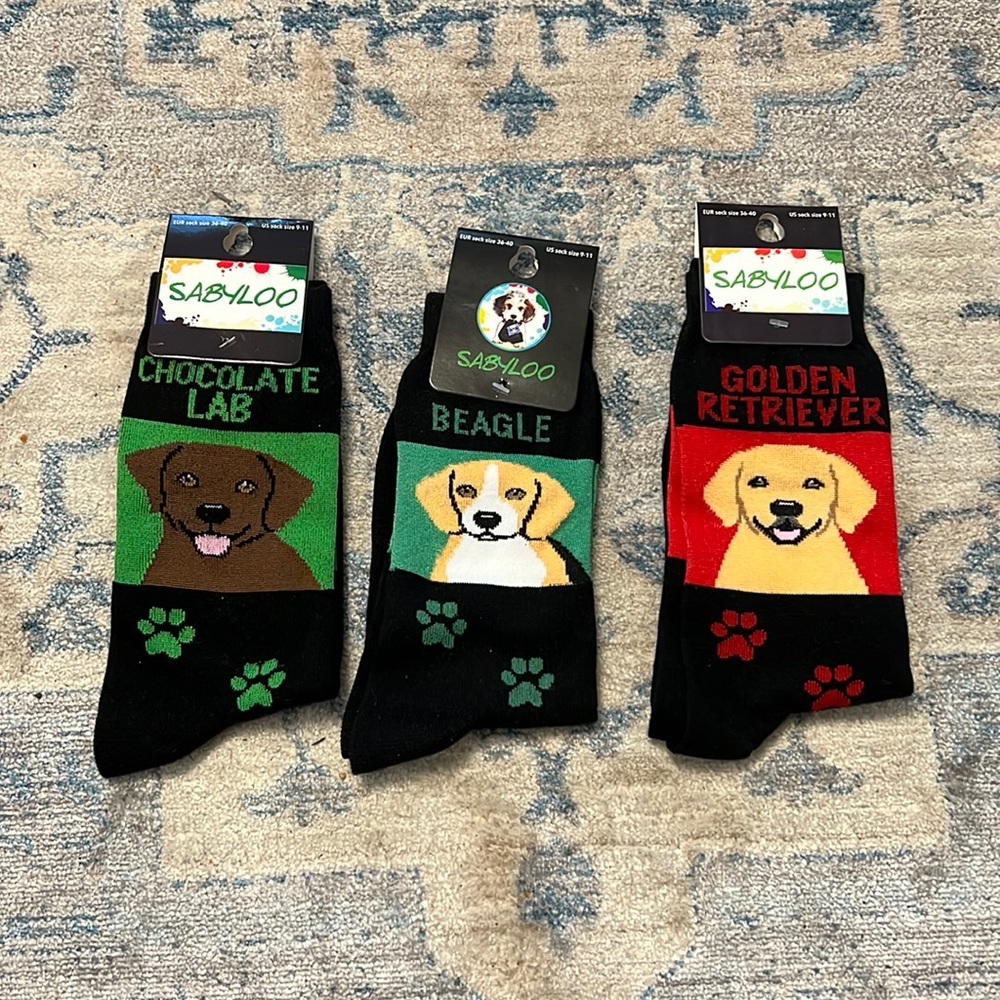 Sabyloo beagle, chocolate lab, golden retriever socks.